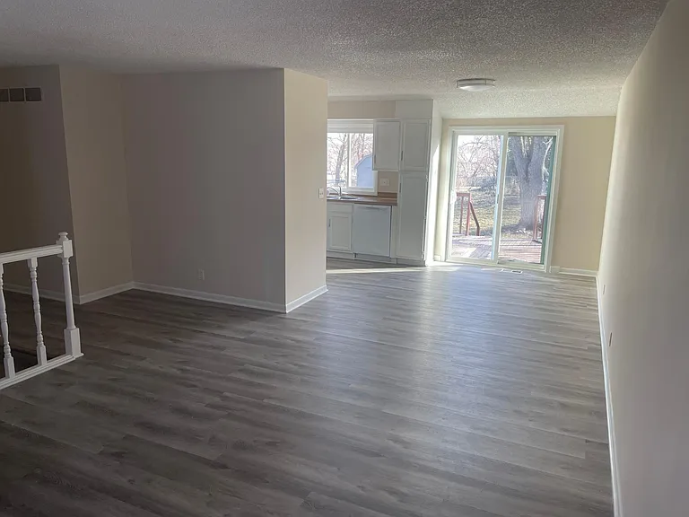 715 W Sumner Cir — Photo 6
