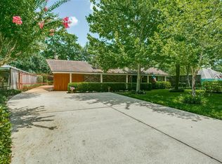 9806 Westview Dr, Houston, TX 77055