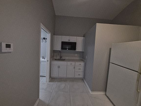 4th image of 8230 Autumn Oak Ave #8230C