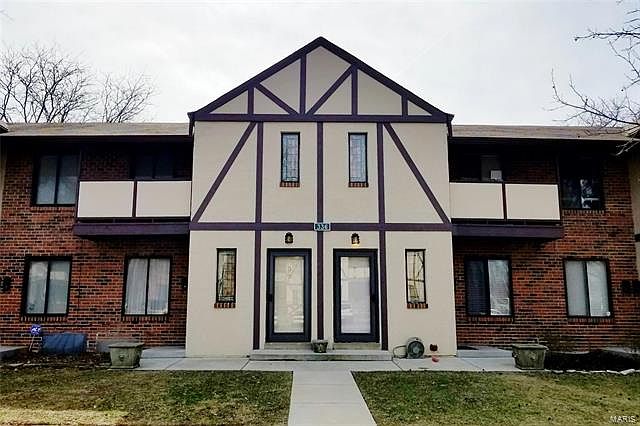 1st image of 336 Barrington Square Est APT F