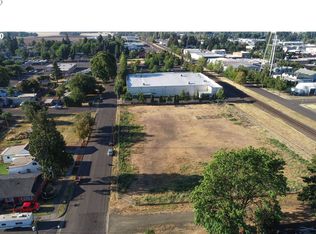 900 Elm St, Junction City, OR 97448