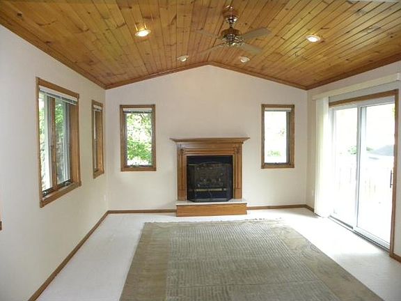 3rd image of 1537 31st Ave N