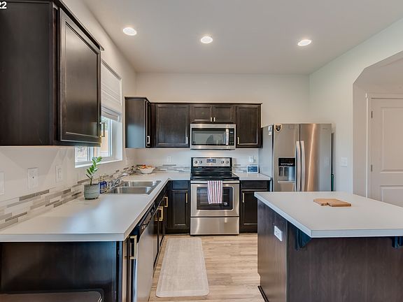 4th image of 2246 NE 115th Ct