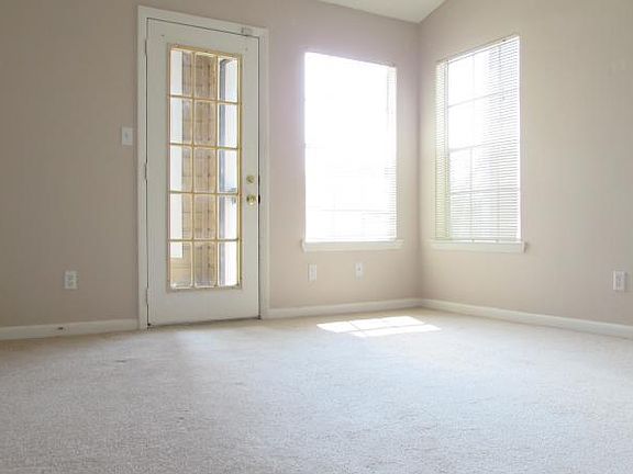 3rd image of 4225 Thornbriar Ln APT O-202