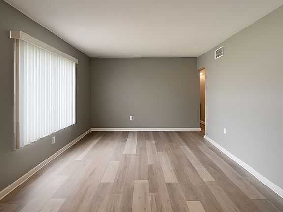 4th image of 3102 Lake Margaret Dr