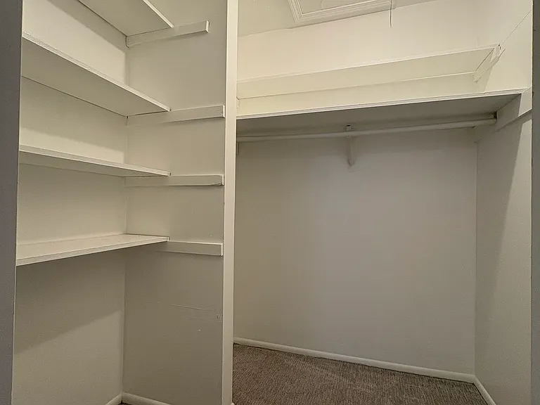 Vernon Cove Apartments — Photo 16