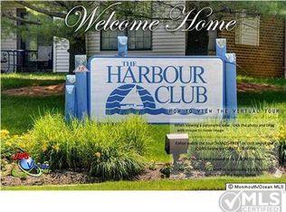 112 Sunshine Ct, Parlin, NJ