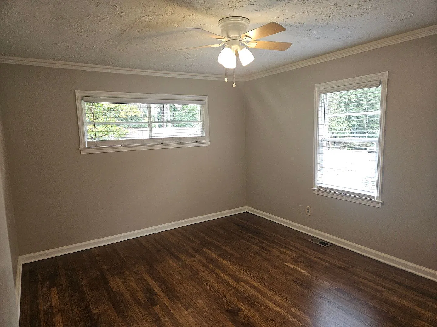 Smyrna Heights Bungalow - Renovated — Photo 3