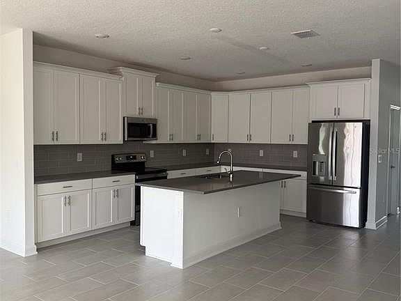 5th image of 1123 Kingsbarn St