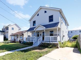 860 Pacific St, Lindenhurst, NY 11757