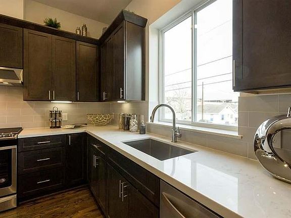 4th image of 361 Eado Park Cir