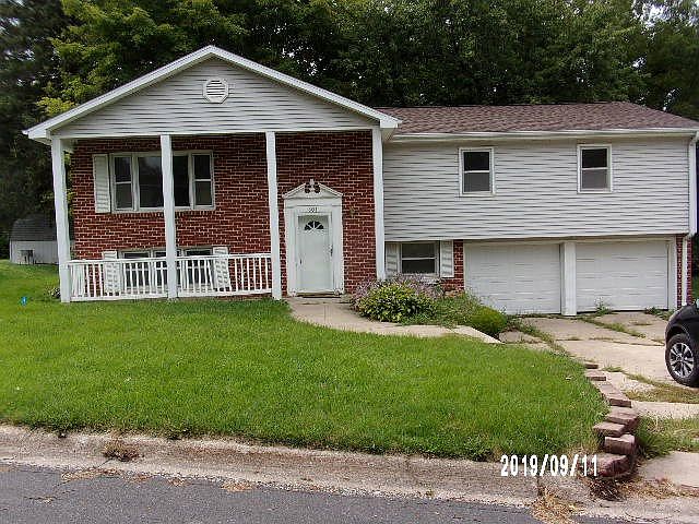 1st image of 301 1st St