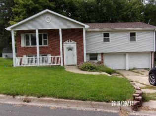 301 1st St, Parkersburg, IA 50665