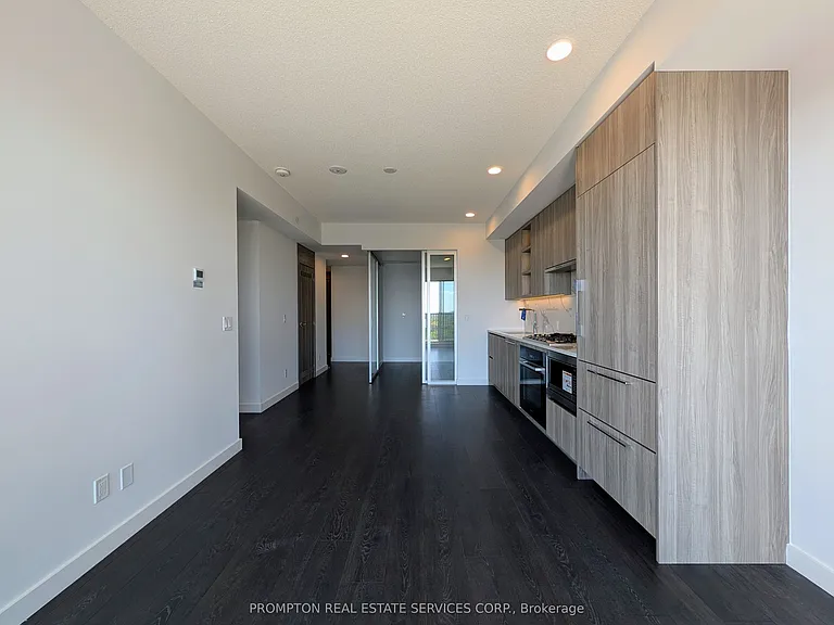 18 Esther Shiner Blvd #2909 — Photo 7