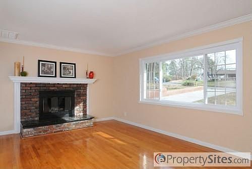 4th image of 1144 Park Hill Cir