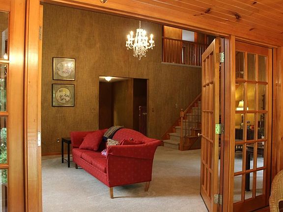 3rd image of 75 Fiske Dr