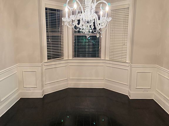 3rd image of 604 Winding Hickory Ct