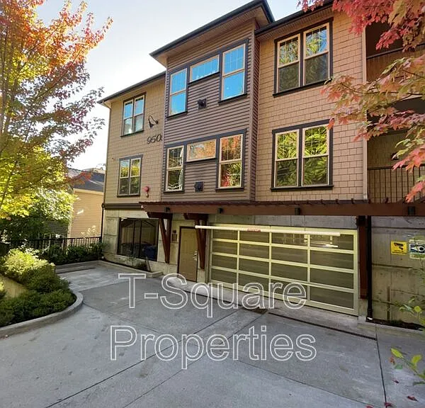 9505 NE 180th St #102 — Photo 15