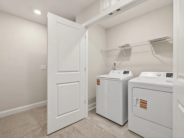 584 Barrington Row Ave — Photo 3