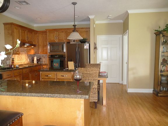 3rd image of 5010 Maplewood Dr