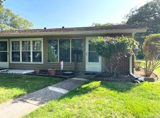 120 Exmore Ct UNIT D, Ridge, NY 11961