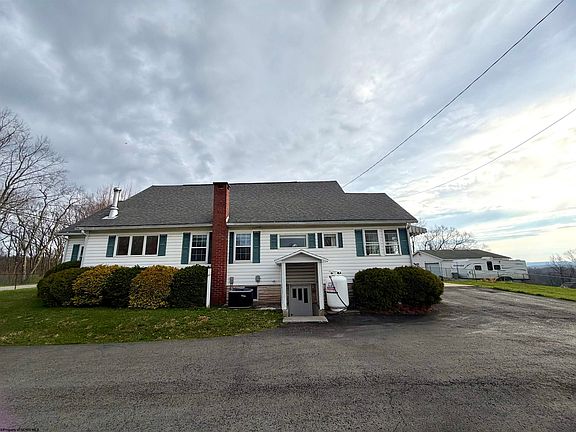 3rd image of 4941 Grafton Rd