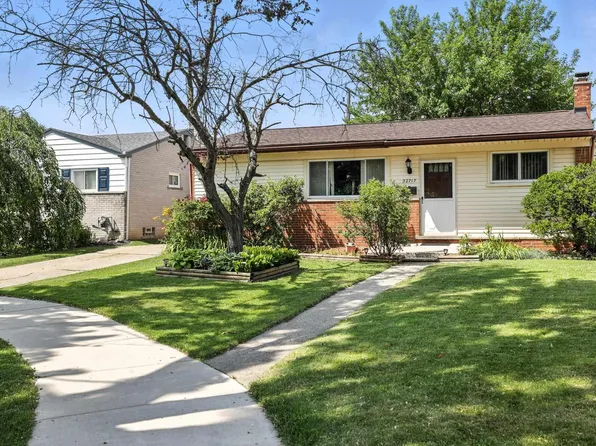 22717 Francis St, Saint Clair Shores, MI 48082