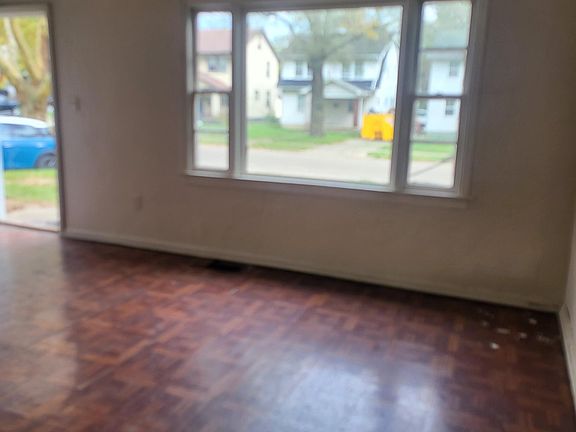 3rd image of 1303 Catalpa Dr