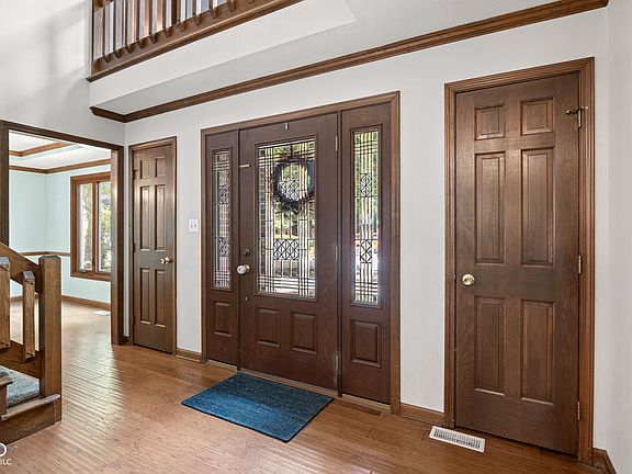 3rd image of 510 Shadowcrest Ct