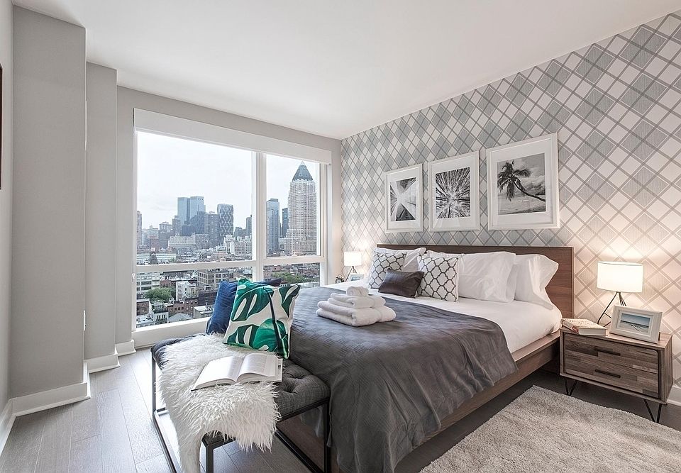 1st image of 450 W 42nd St APT 49Q
