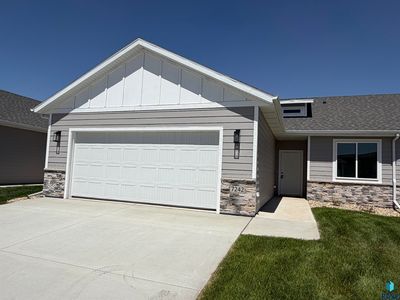 7242 E Waters Edge Pl, Sioux Falls, SD, 57110