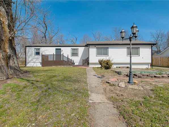 231 Springdale Ave, Bonner Springs, KS 66012