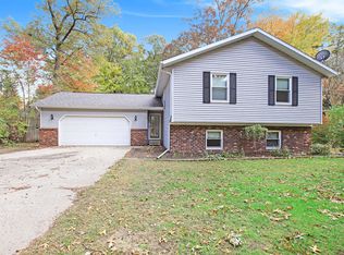 18306 Forest Ave, Spring Lake, MI 49456
