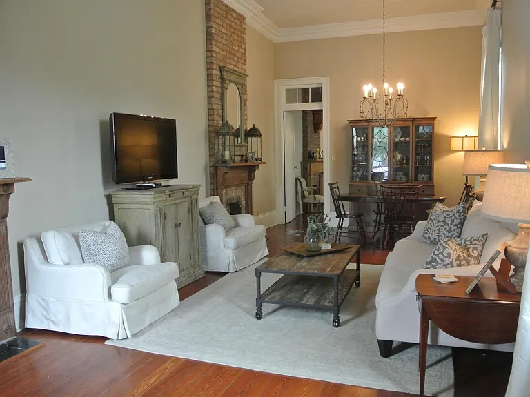 3816 Camp St — Photo 1