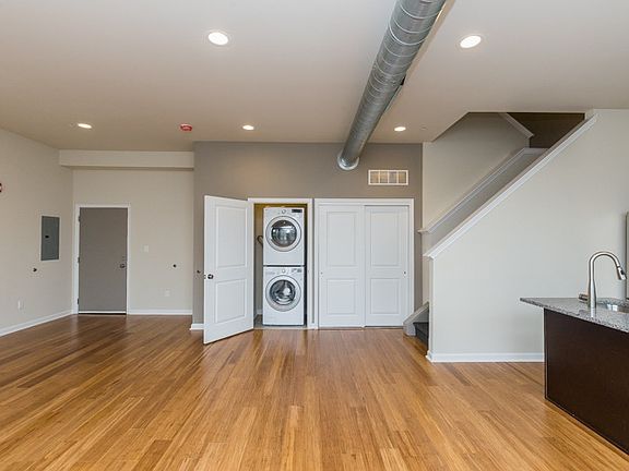 4th image of 2422 Frankford Ave #4