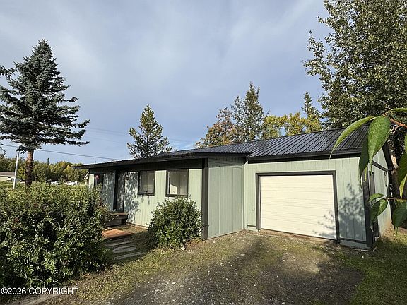 2nd image of 115 S Montgomery Way