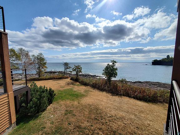 3rd image of 1627 Superior Shores