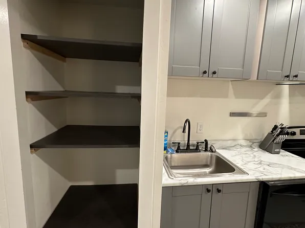 345 7th Ave W APT 3, Dickinson, ND 58601