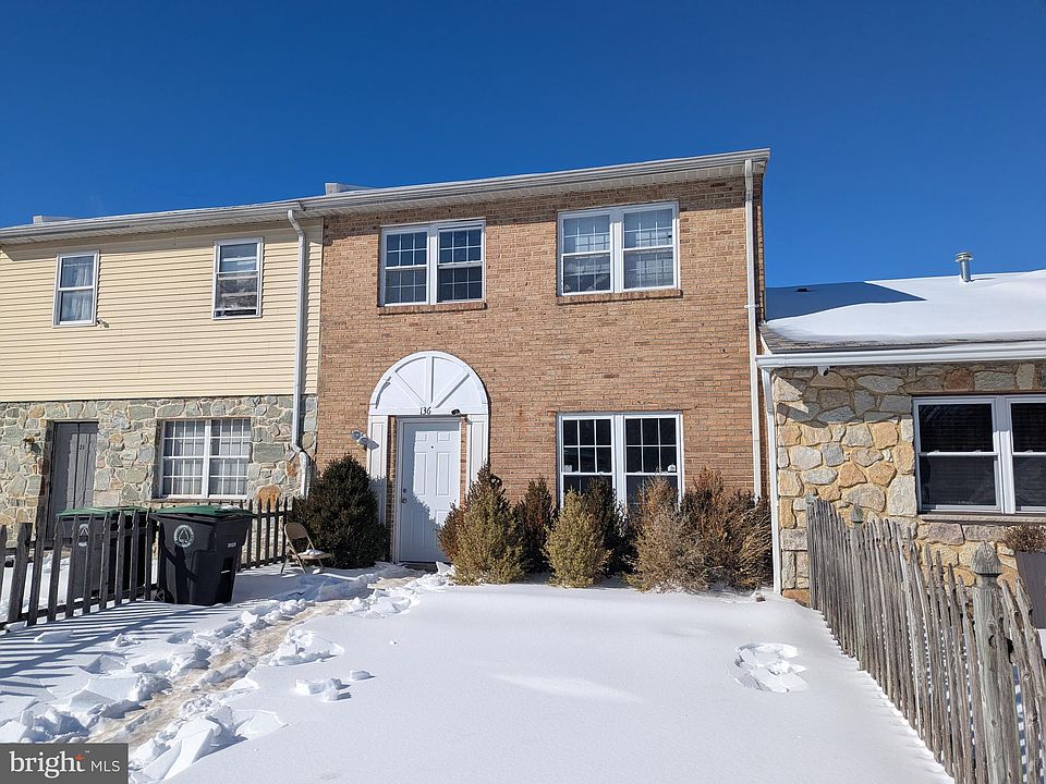 1st image of 136 Colonial Square Dr