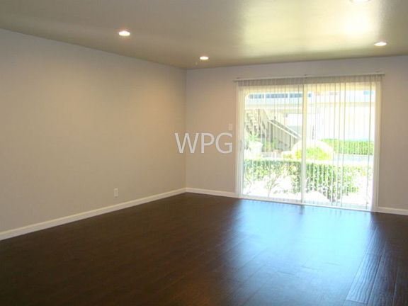 2nd image of 1698 Ontario Dr APT 6