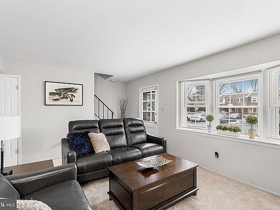 5th image of 3 Ridge View Pl