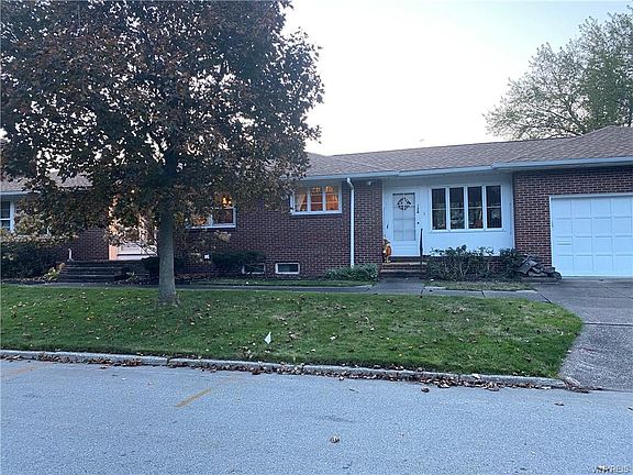 3rd image of 126 South Dr