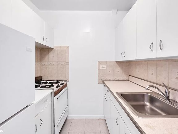 4th image of 345 W 58th St #15JS