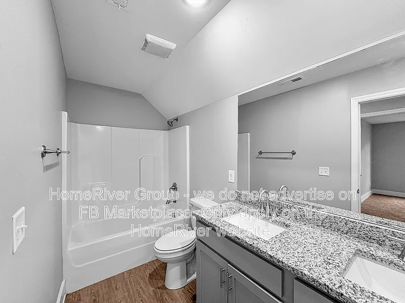 4 bed, 3.0 bath, 1645 sqft, $2,200 — Photo 3
