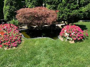 20 Aztec Dr, Bay Shore, NY 11706