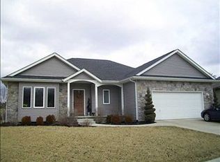 1775 Brookfield Dr, Columbus, IN 47201