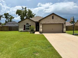 315 Woodhaven Dr, West Columbia, TX 77486