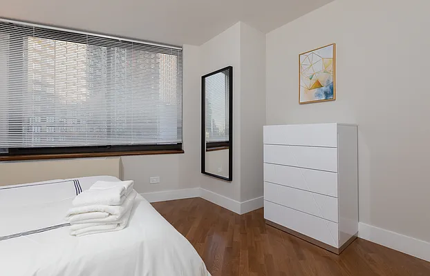 Rented by MyNyHousing | media 100