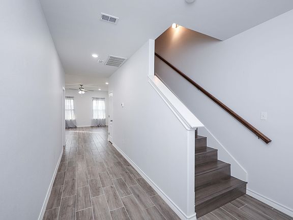 4th image of 603 Provincia Dr
