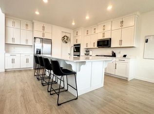 786 N Pearl Dr, Lehi, UT 84043
